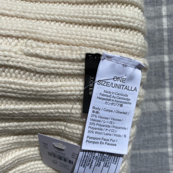 J. Crew Allen Yarn solid Pom in Ivory. Just in time for winter! NWT. - Picture 2 of 2